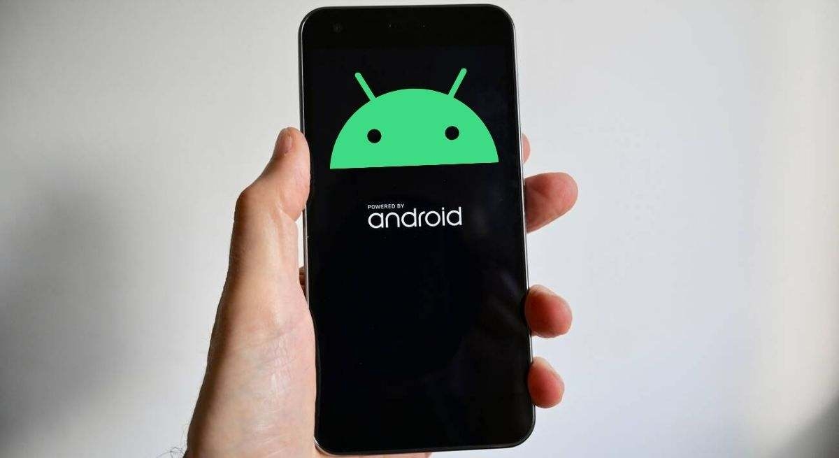 Google, yapay zeka güncellemesinin tüm Android kullanıcılarına geleceğini doğruladı.