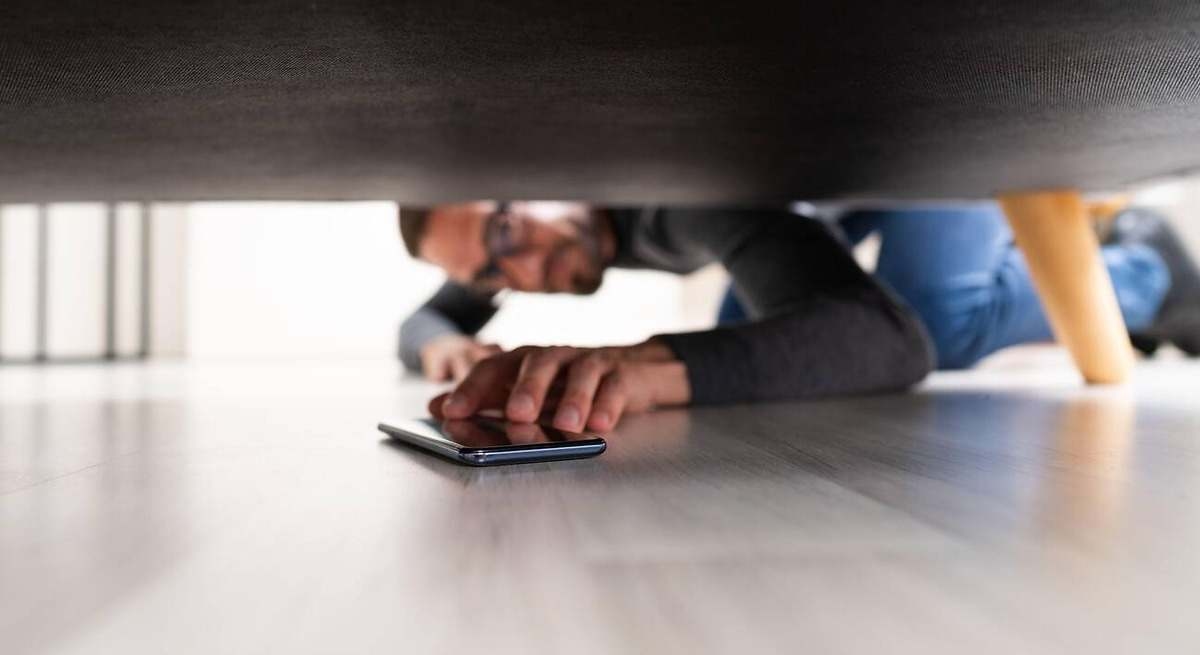 Telefonunuzu evde kaybettiğinizde ve sessize alındığında onu bulmanın basit yolu