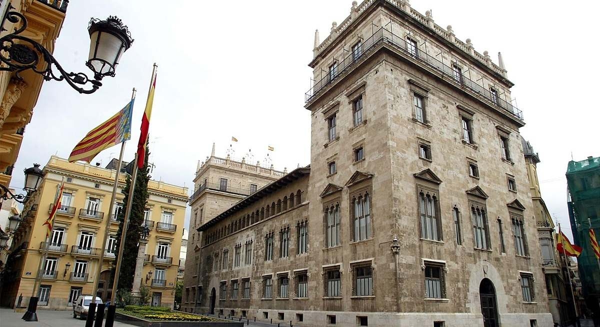 S&P verlaagt de outlook voor de rating van Valencia van positief naar stabiel.