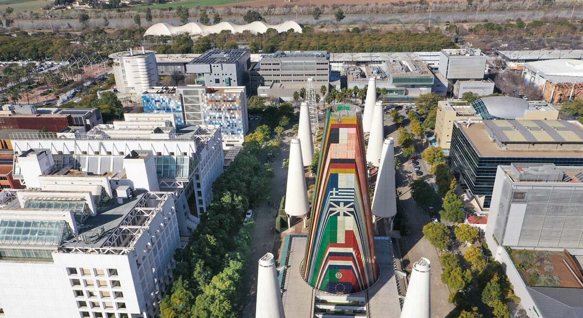 Sevilla TechPark launches market consultations for 3.88 million euros to digitize its management and move toward energy self-sufficiency.