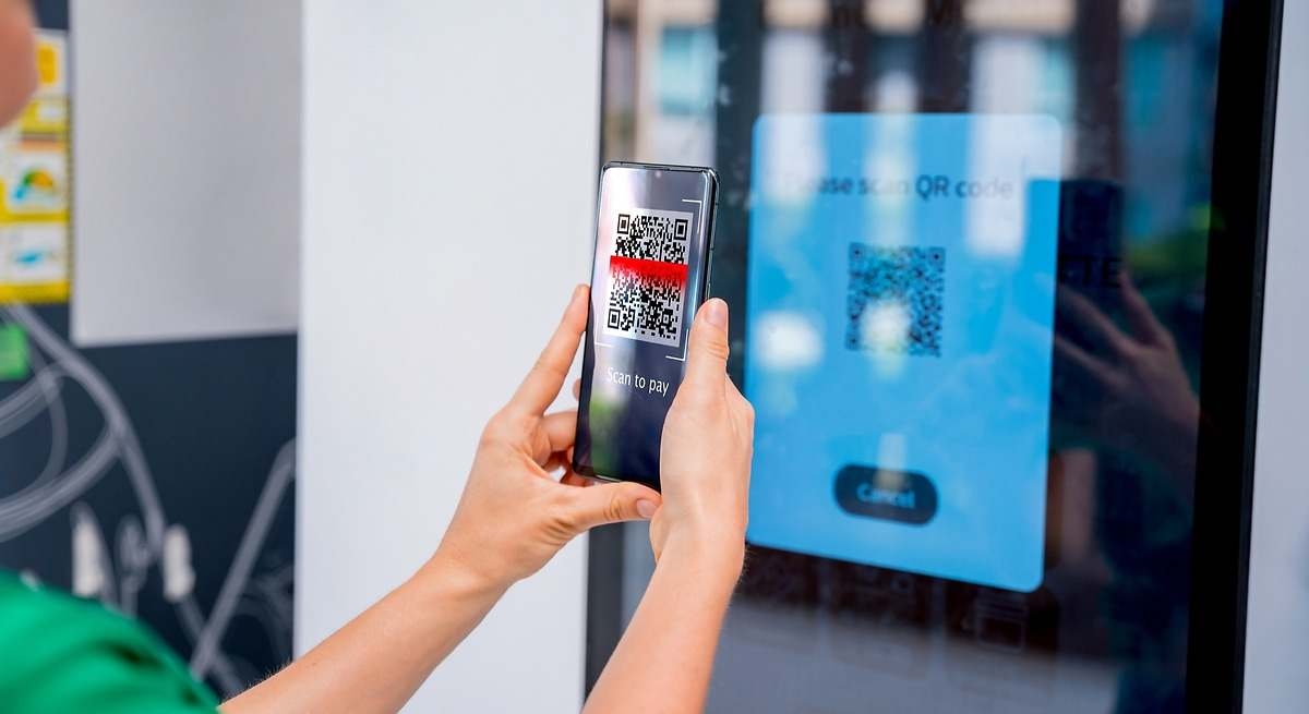 OCU, elektrikli araç şarj istasyonlarındaki sahte QR kodlarıyla ilgili dolandırıcılıklara karşı uyardı: "Orijinal olup olmadığını kontrol edin."