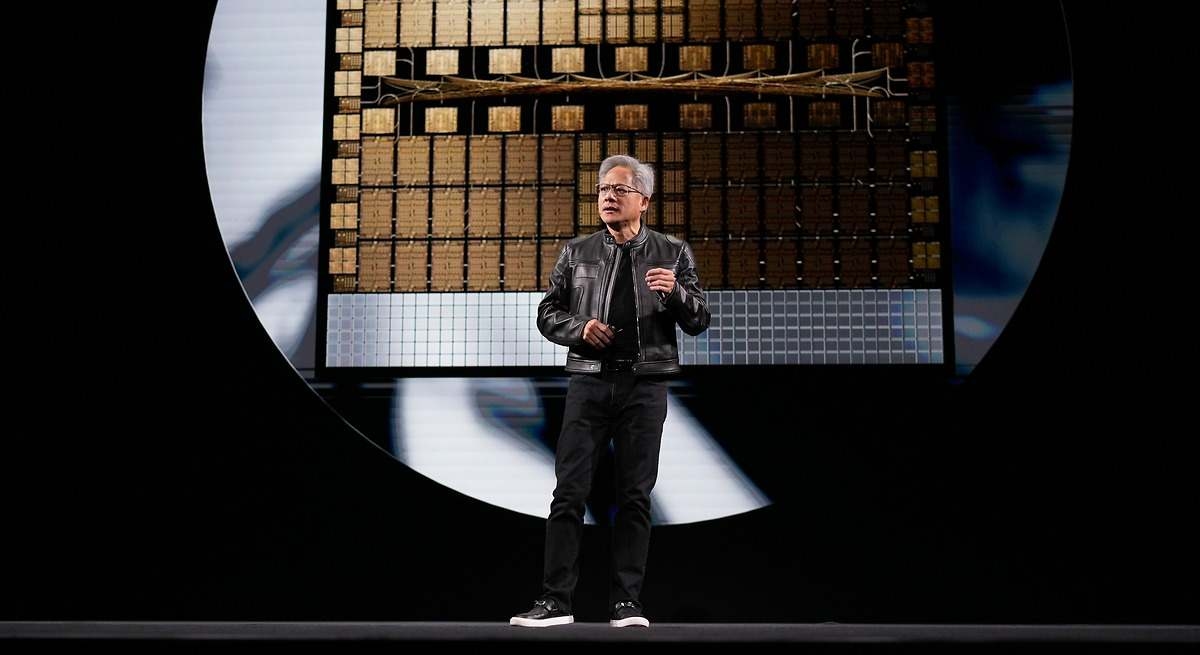 Jensen Huang (Nvidia) asegura que la IA provocará pérdida de empleo "si el mundo se queda sin ideas"