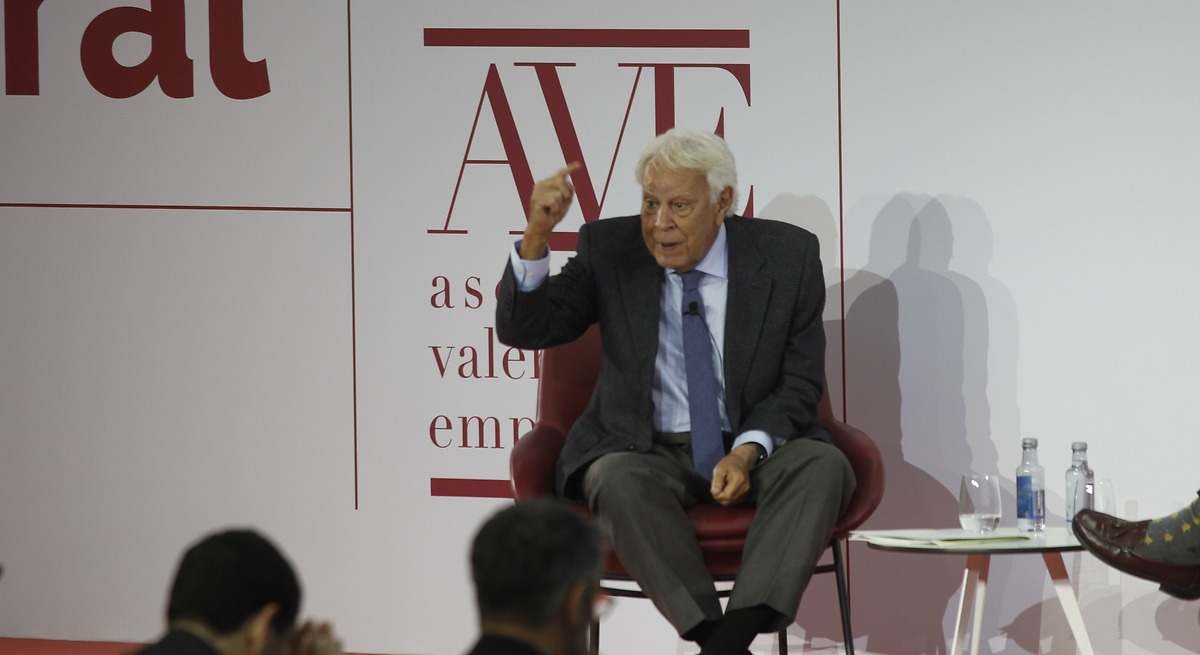 Felipe González, sur la réduction de la dette régionale : « Nous allons tous supporter la dette »