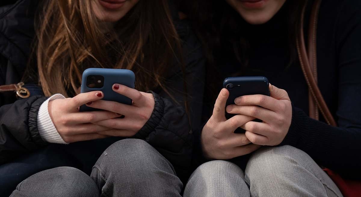 Portugal will ban it in schools after confirming its positive impact on school coexistence.