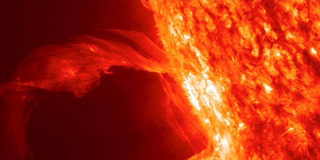 L'Agenzia spaziale spagnola lancia l'allarme per una tempesta solare che potrebbe avere effetti negativi sui satelliti e sulle comunicazioni.