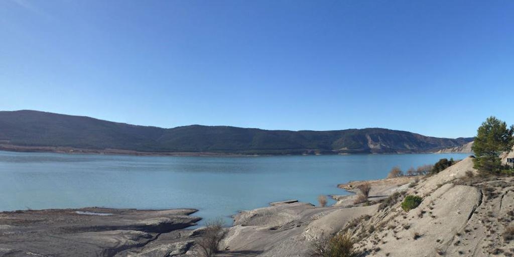 Мужчина погиб в водохранилище Йеса в Сарагосе, сообщив, что он очень устал.