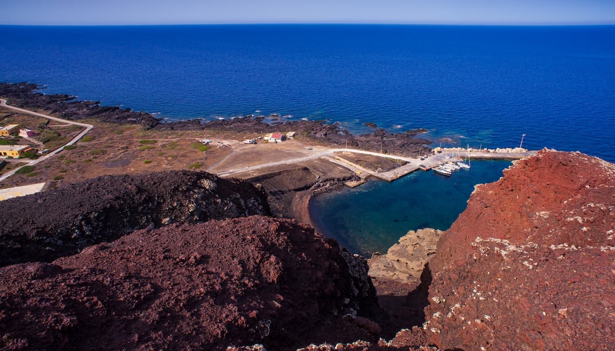 Isla Linosa: playas y qué ver