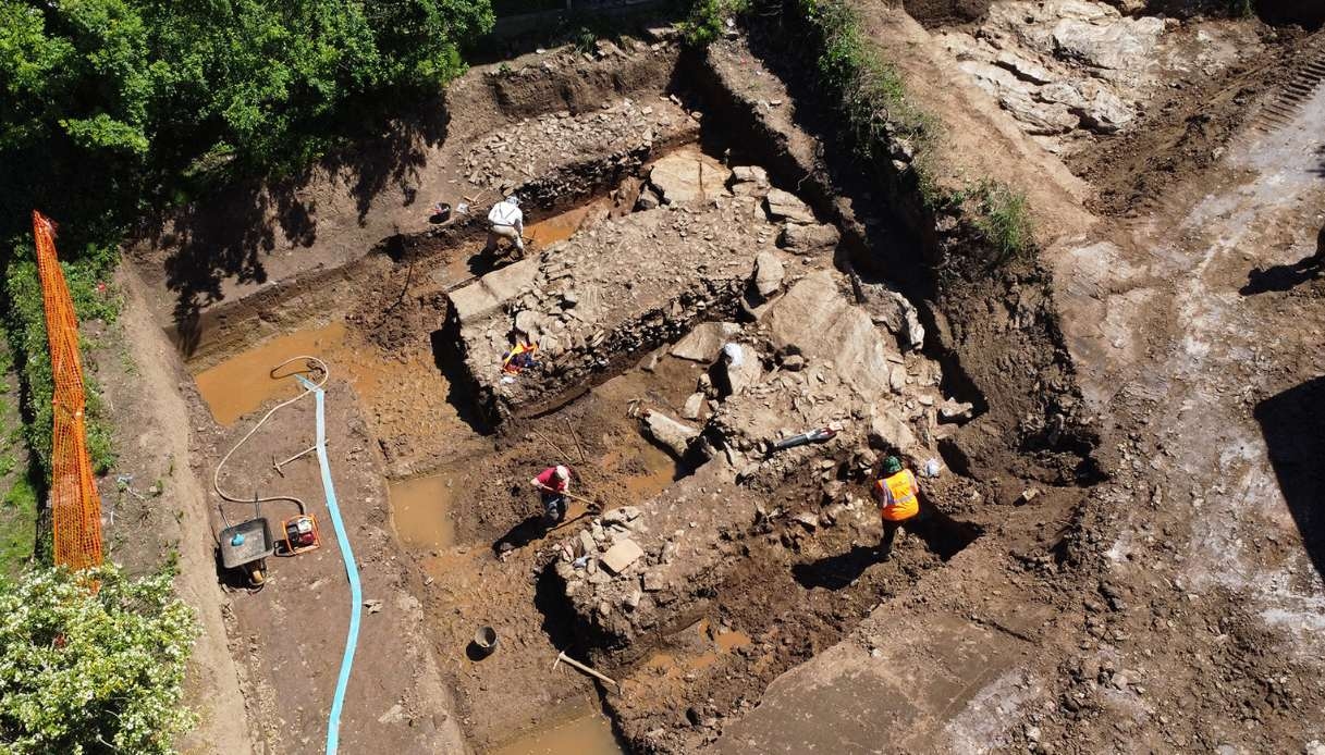 Descubrimiento sin precedentes en Córcega: ha emergido un muelle de la Antigüedad tardía