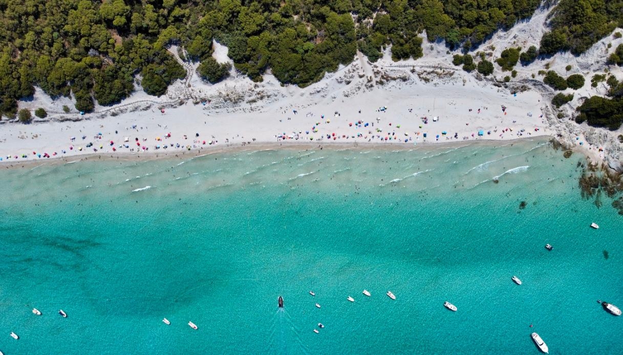 Saleccia, Korsikas verstecktes Paradies mit weißem Sand und türkisfarbenem Wasser