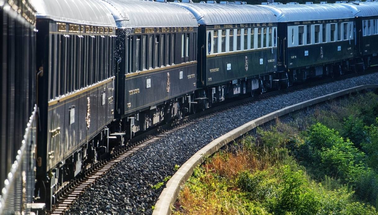 Dünyanın en iyi trenleri arasında gösterilen şık Venedik Simplon-Orient-Express.