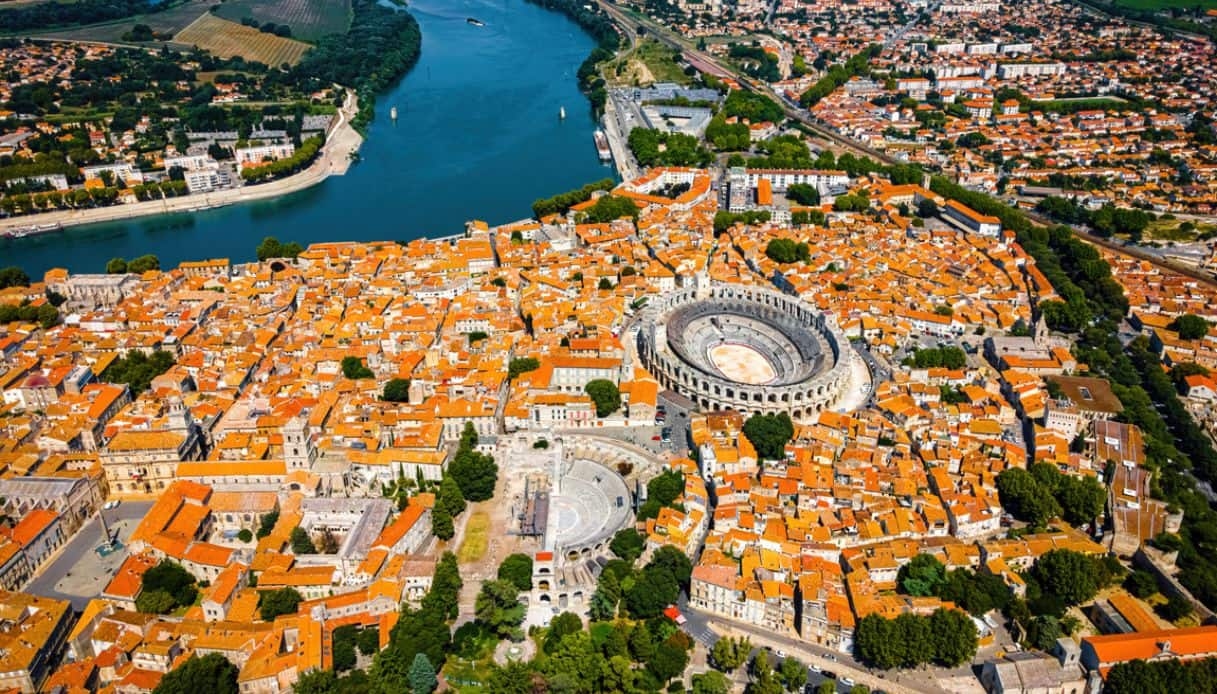 Arlés, la "pequeña Roma de la Galia", donde la historia se encuentra con el arte.