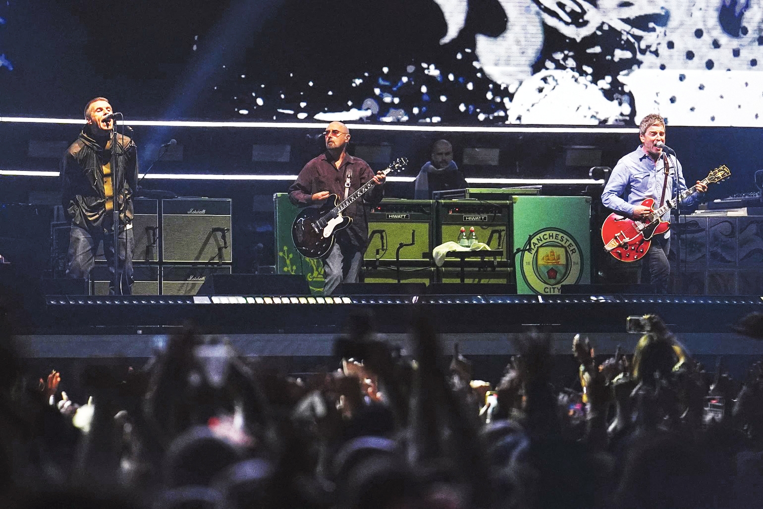 OASIS. The triumphant and long-awaited return to the stage