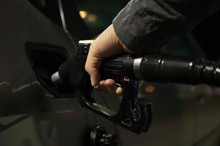 Los precios del combustible bajarán la próxima semana