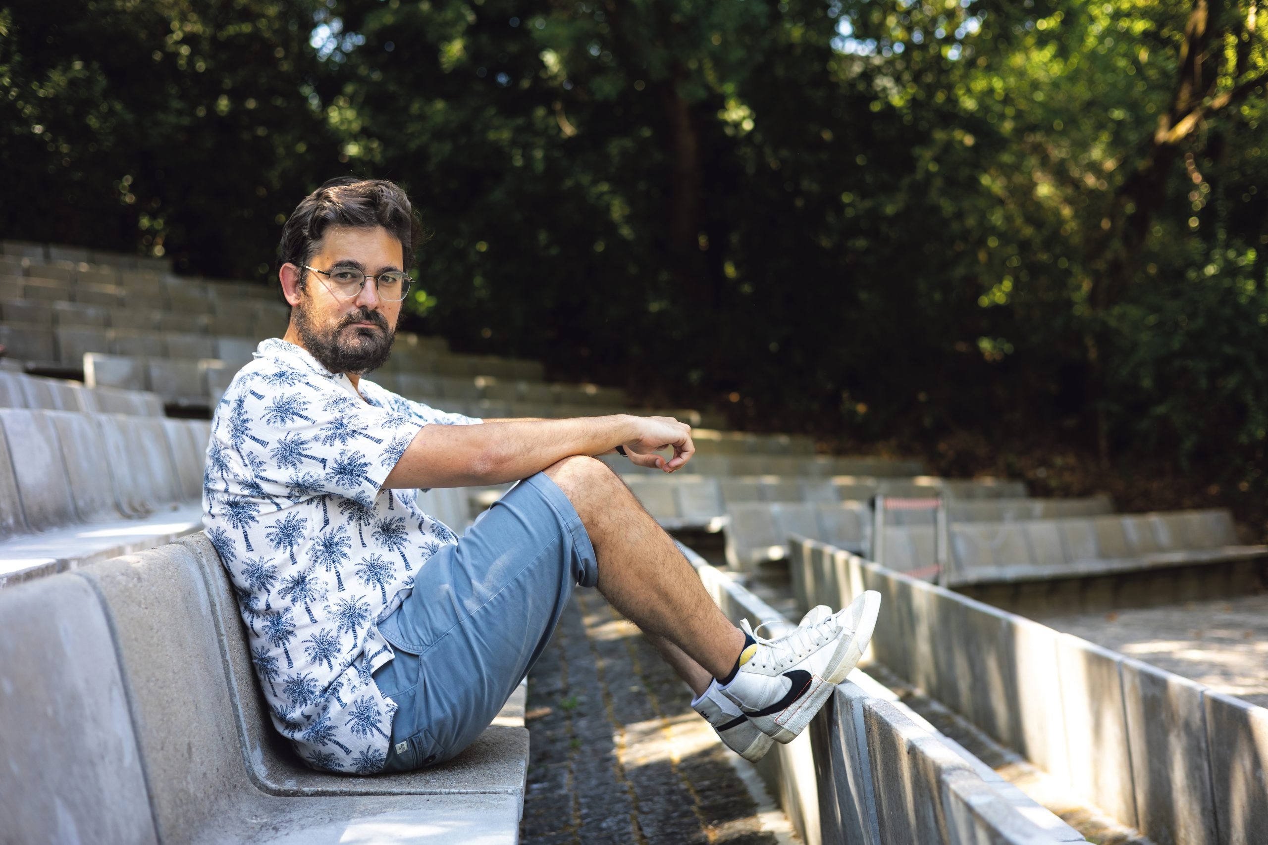 João Pedro Vala. «Proust no se negaría a una fiesta solo por ver cómo iba vestida la gente».