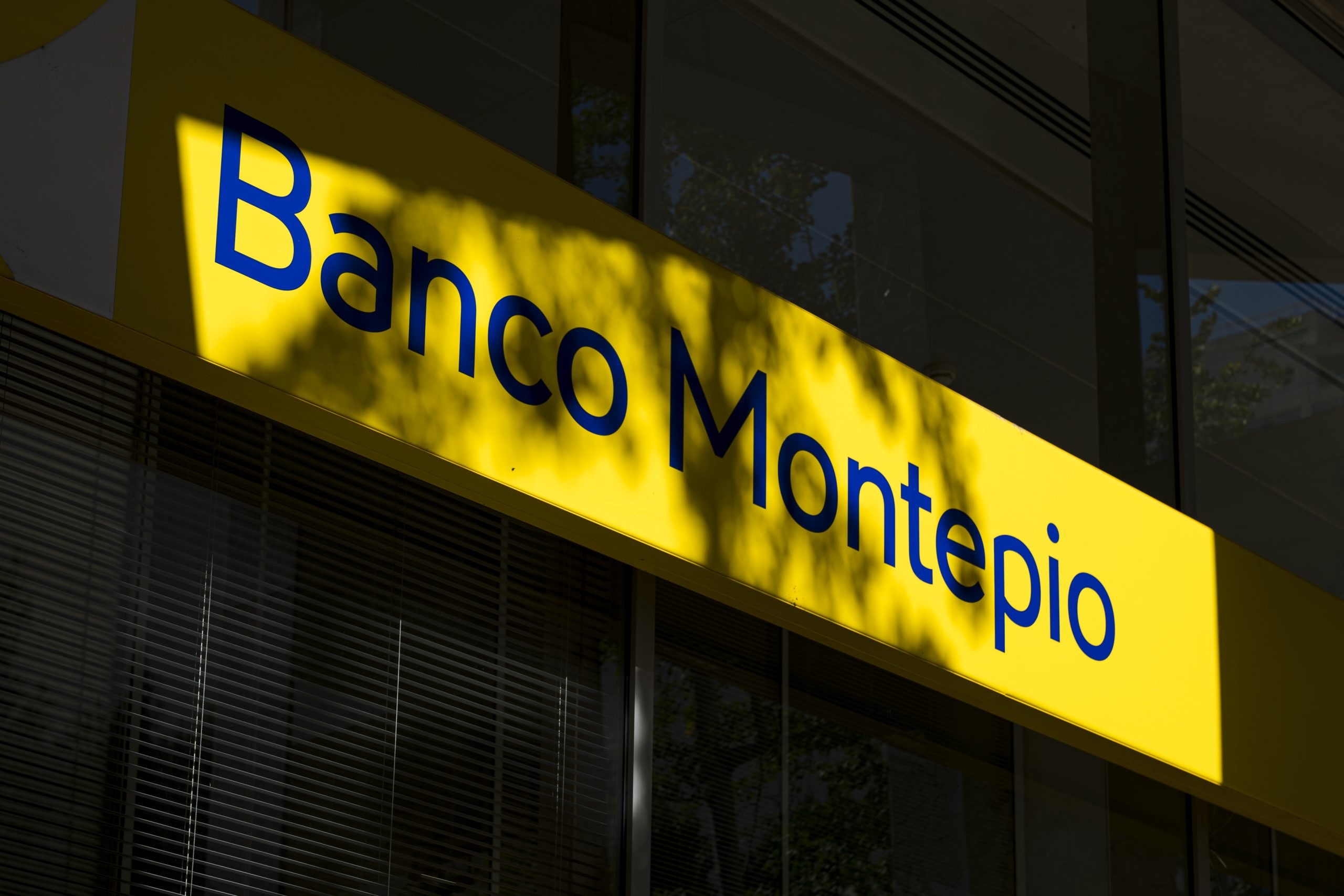 Bankwesen. Die fünf größten Banken verdienen täglich fast 14 Millionen Dollar.
