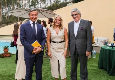 Businesspeople discuss Europe's role in the Portuguese business sector