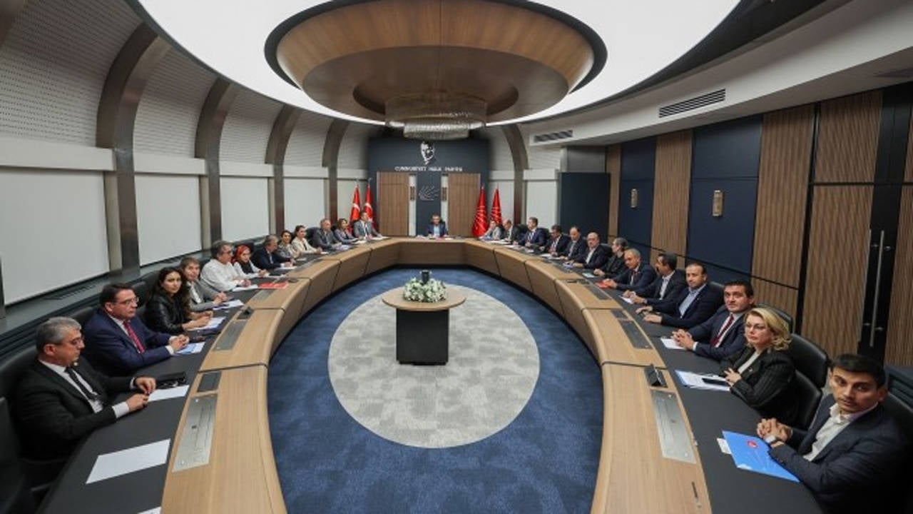 Komisyon AKP’nin hesaplarına bırakılamaz