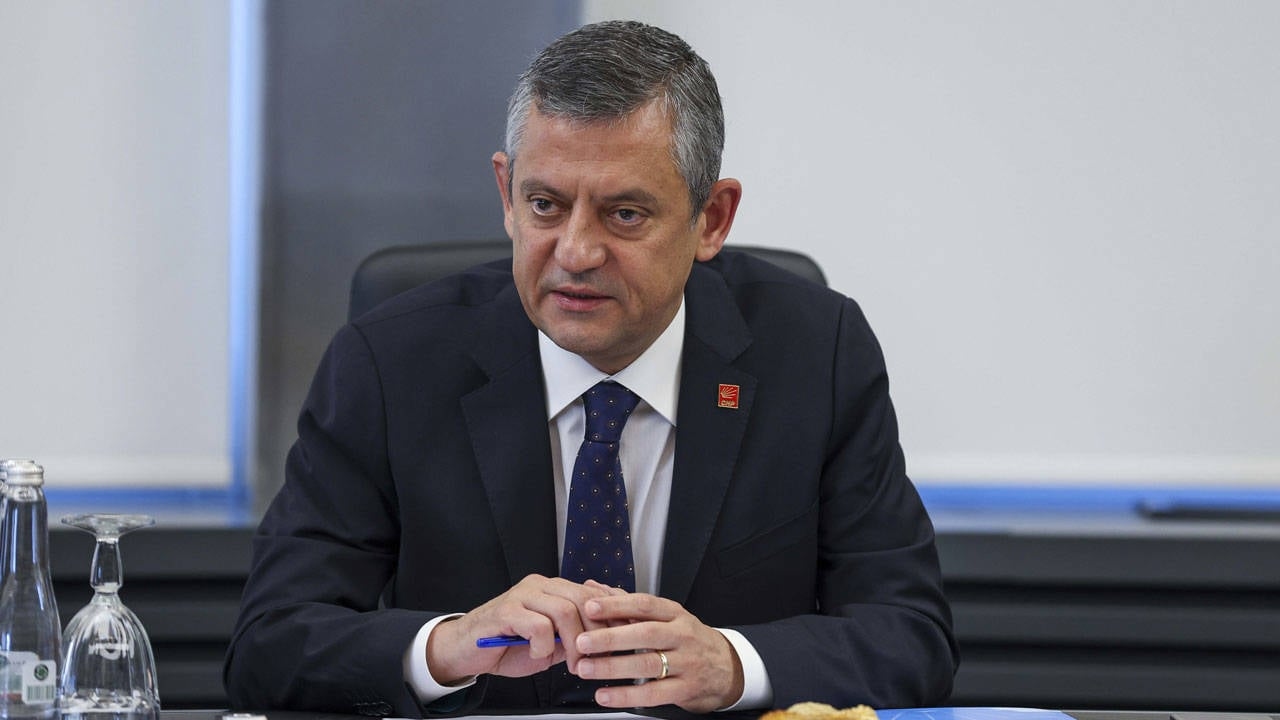 Özgür Özel visita TUSAŞ