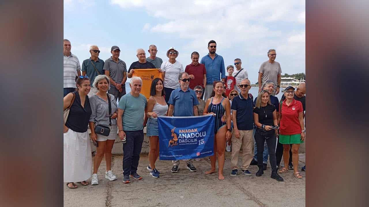 30-hour victory swim from İrem Sönmez