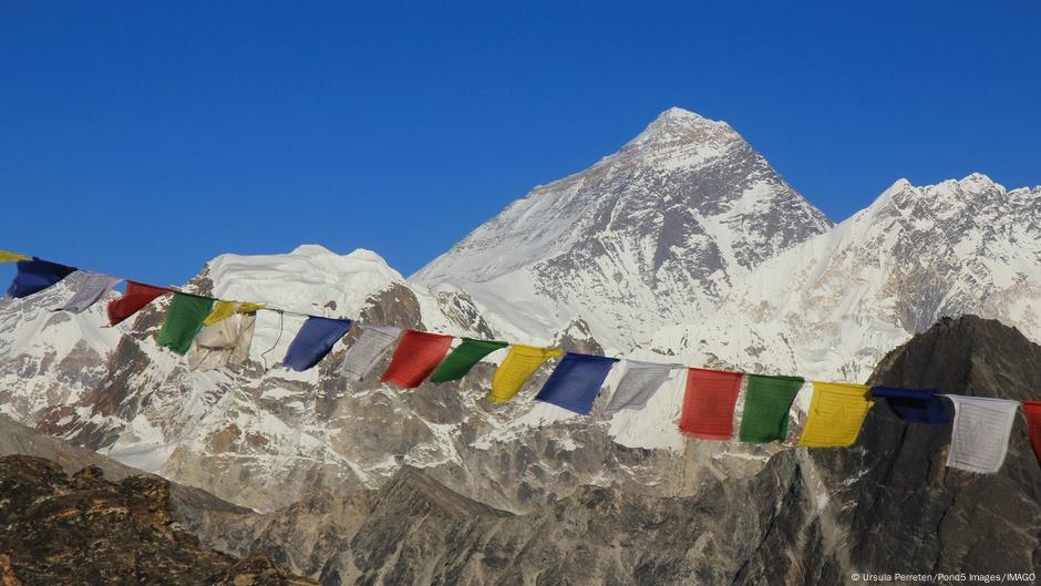Primeira descida completa de esqui do Monte Everest sem máscara respiratória