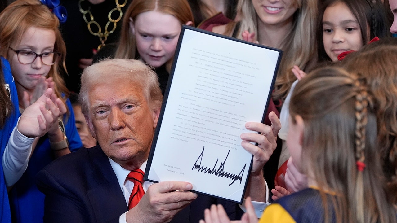 'Terug in de bestuurdersstoel': Ouders krijgen nieuwe gids over Trumps uitvoerende bevelen en hoe deze kinderen beïnvloeden