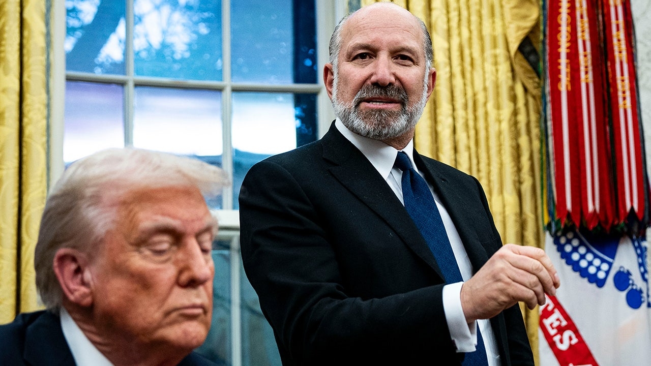 Ticaret bakanı, Trump Altın Kart vize programının birkaç hafta içinde çevrimiçi olarak başlatılacağını söyledi