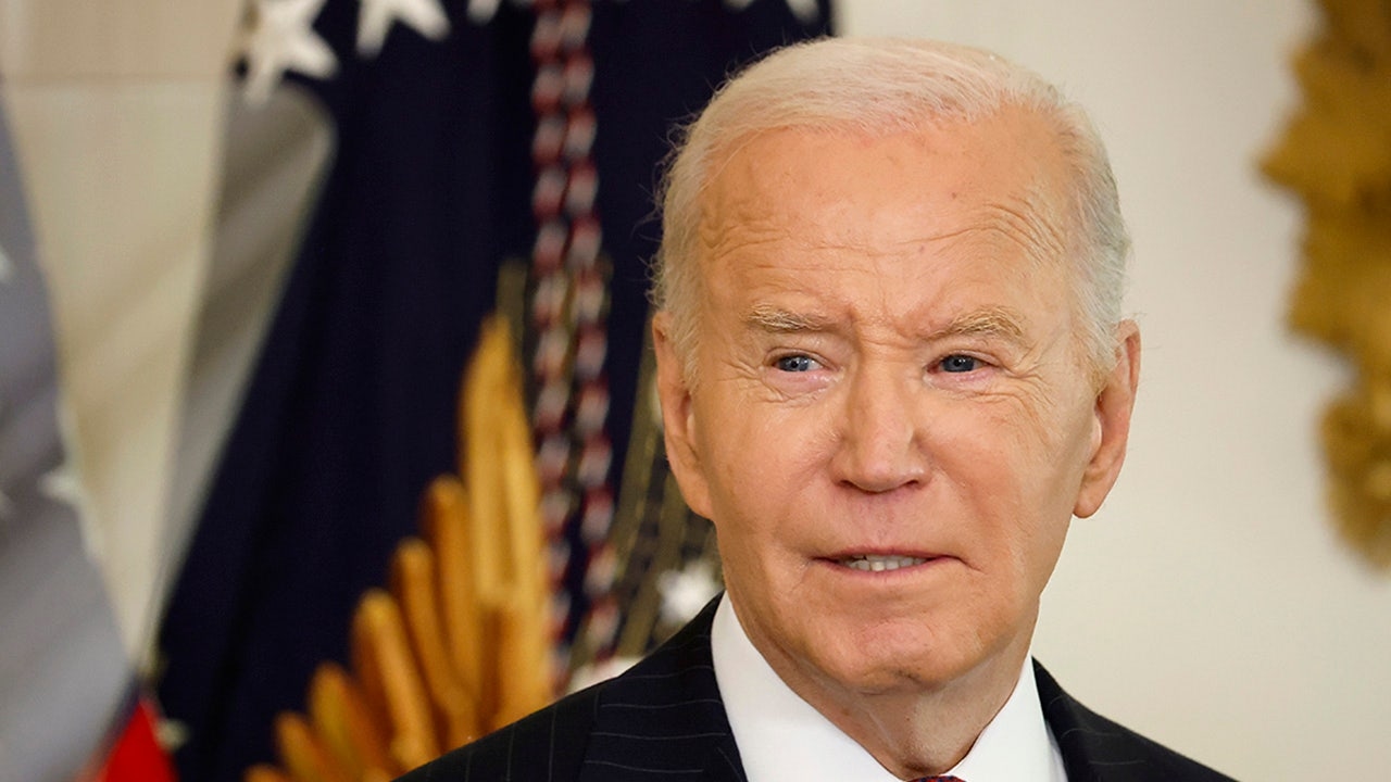 Biden ammette di aver conservato un documento classificato sull'Afghanistan "per il bene dei posteri" in un audio trapelato