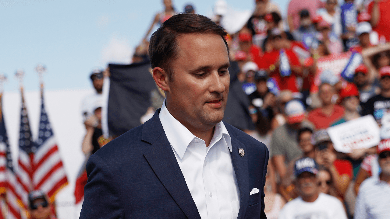 Virginia Demokratları, GOP Başsavcısı Jason Miyares'e meydan okuyacak adayı seçti