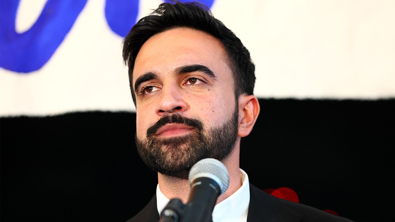 El candidato socialista demócrata a la alcaldía genera un creciente dolor de cabeza para los demócratas vulnerables de Nueva York