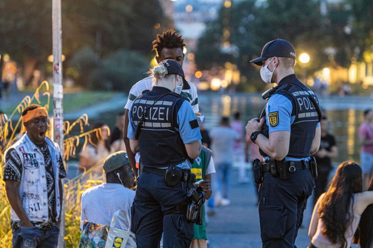 Accusa di profilazione razziale: sempre più controlli casuali della polizia