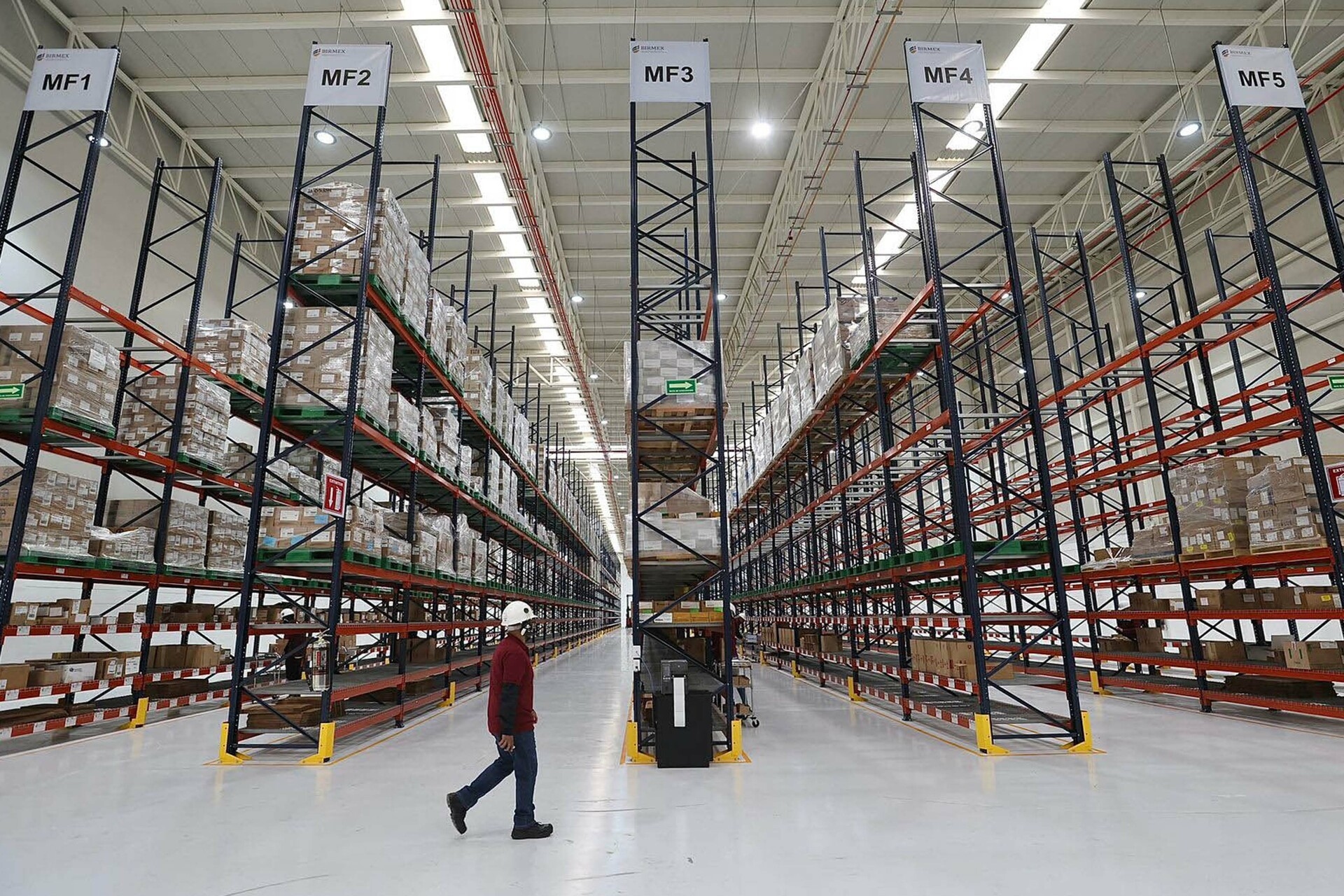 Megafarmacia del Bienestar se encarece 4 mil millones y opera como simple bodega