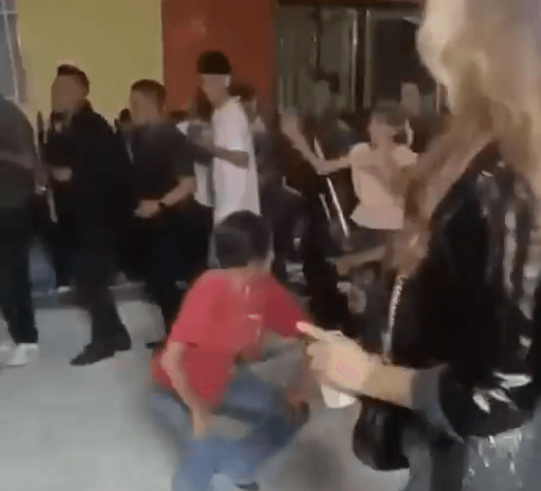 Tijdens het beschermheiligenfeest in Irapuato kwamen minstens tien mensen om het leven. 'Er zijn ook kinderen gestorven,' aldus Sheinbaum.