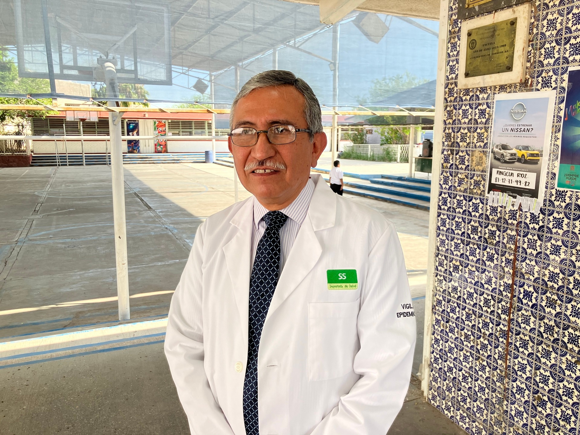 Dr Humberto Gerardo Flores, z ponad trzydziestoletnim doświadczeniem w zwalczaniu epidemii