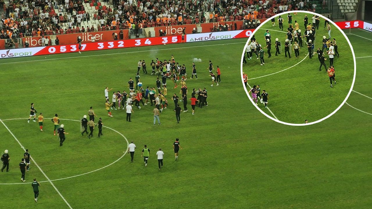 Mecz Amedspor-Erzurumspor zakończył się, na boisku panował chaos! Zawodnicy wdali się w bójkę.