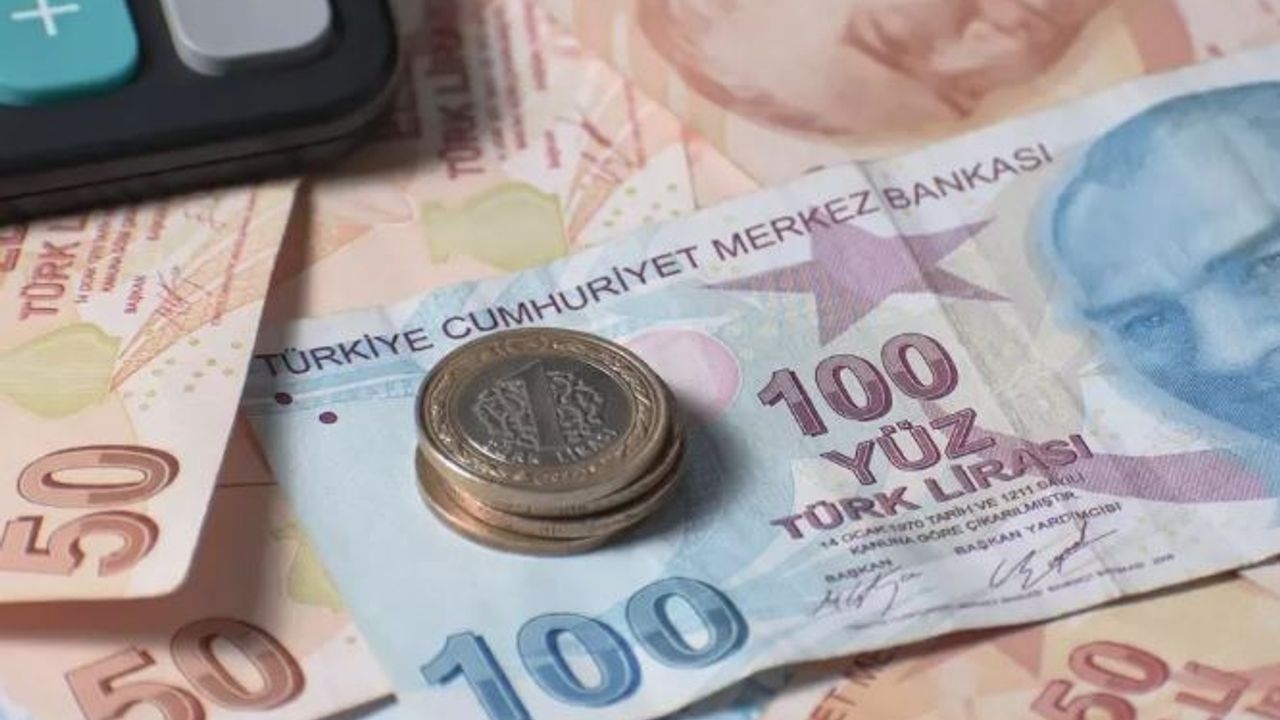 Seyyanen zam bekleyen emekliye kötü haber! 'Vatandaş markette inliyor'