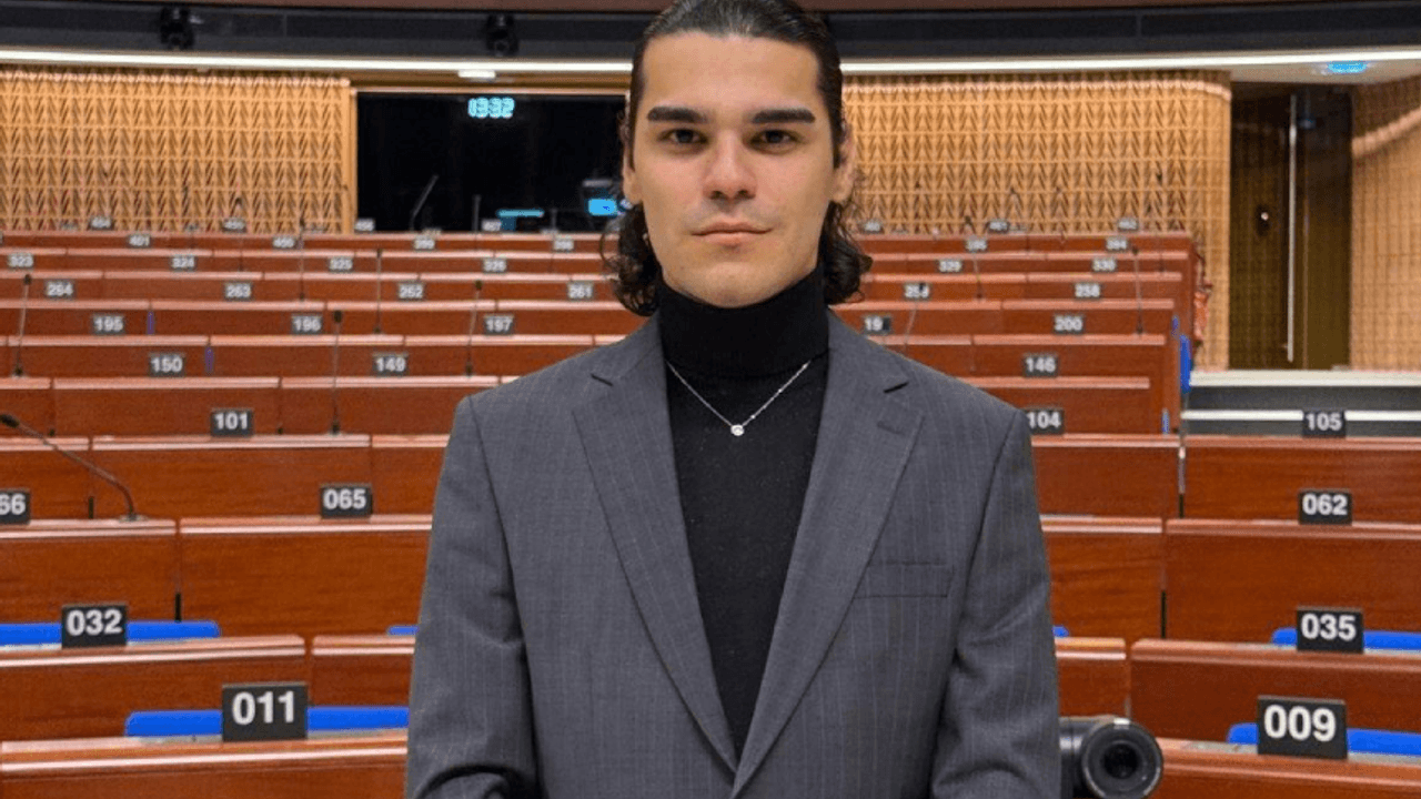 İmamoğlu protestolarındaki polis şiddetini eleştiren Enes Hocaoğulları tahliye edildi