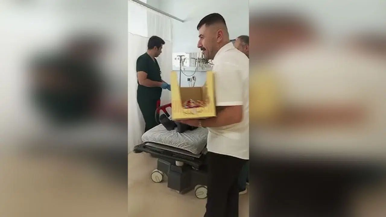 „Szkolne ciasto” rozdawane w szpitalu: Totalna żenada!