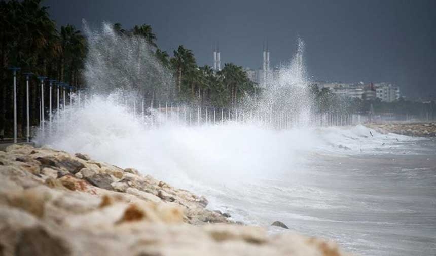 Alerta de vento forte e corrente de retorno para Istambul