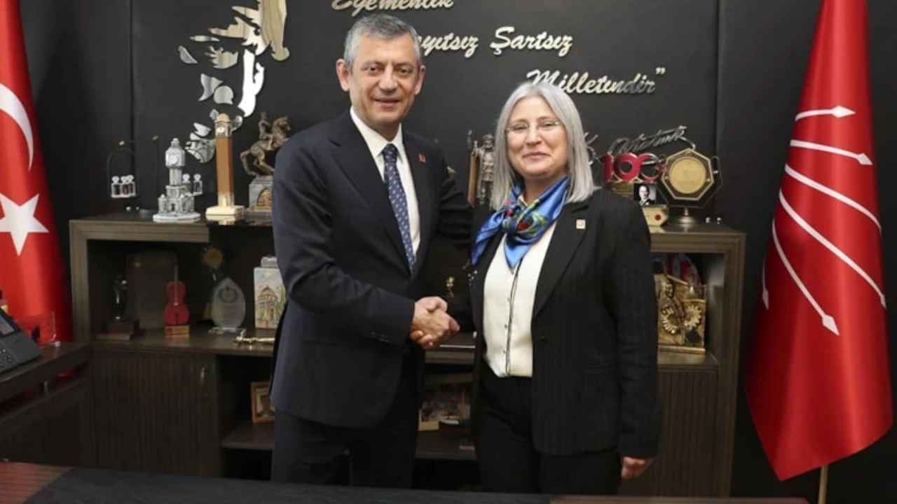 Ex-Frau von AKP-Chef Fuat Oktay tritt CHP bei