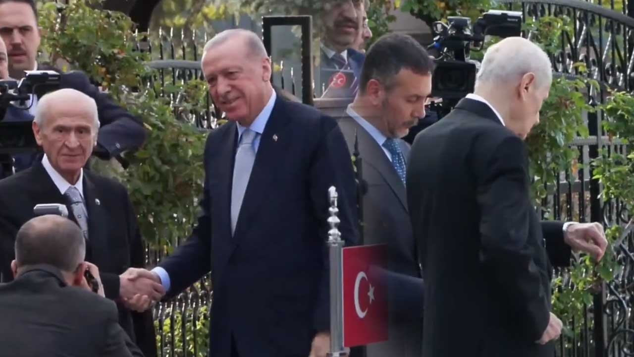 Un sommet surprise a débuté à Ankara ! Erdoğan visite Bahçeli