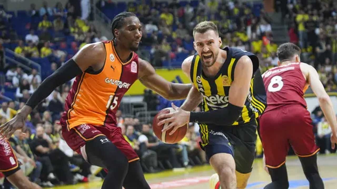 Fenerbahçe besiegte Galatasaray im Derby