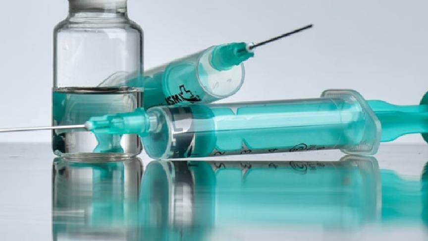 De vaccinatieramp voor jongeren heeft plaatsgevonden: ze hebben geen gezichtsuitdrukkingen meer!