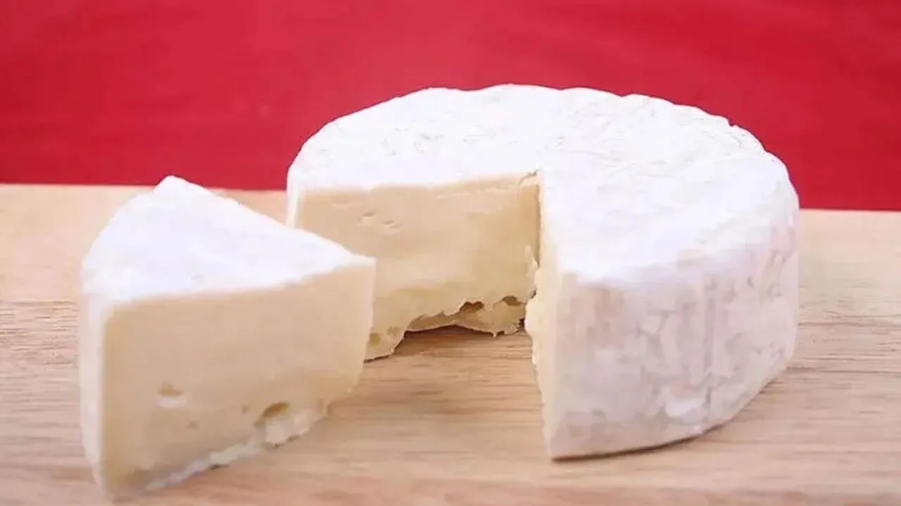 Stop deze merken vooral niet in je mond! Dit zijn de kazen die natamycine bevatten, wat schadelijk is voor de gezondheid