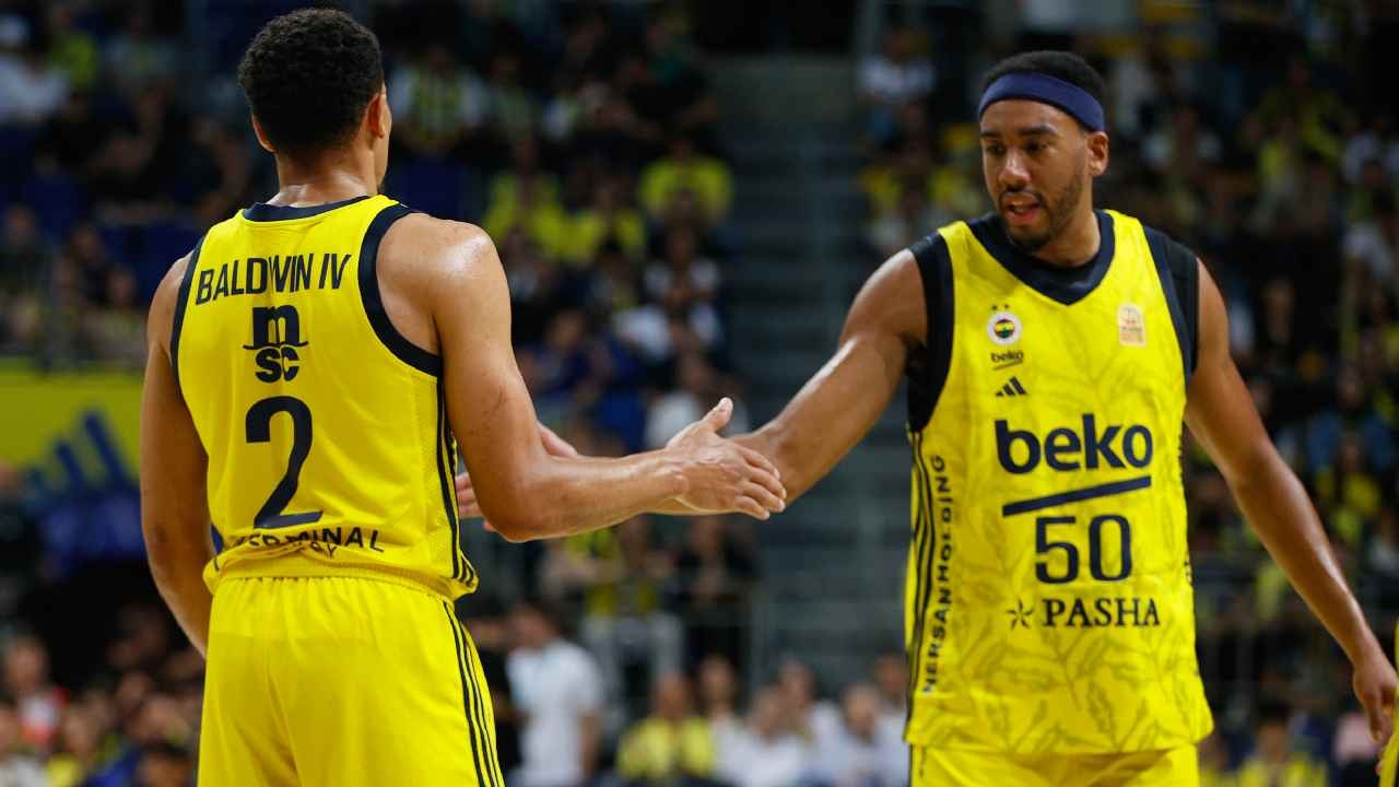Fenerbahce Beko staat in de halve finale van de Basketball Super League!
