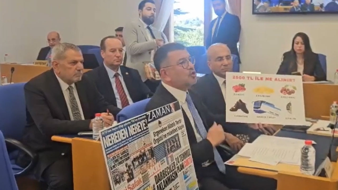 Veli Ağbabas Reaktion auf die Rentenerhöhung: Rentnerinnen jagen AKP-Abgeordnete mit Pantoffeln