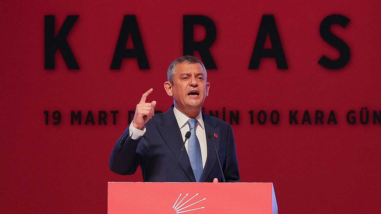 Het immuniteitsdossier van Özgür Özel kwam bij het parlement terecht
