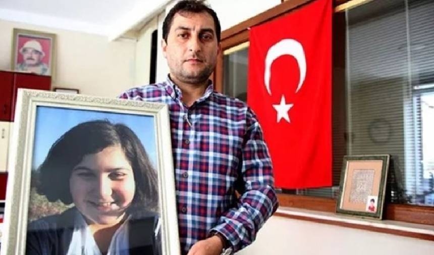 Członek AKP Nurettin Canikli wniósł pozew; ojciec Rabii Naz, Şaban Vatan, został skazany na karę więzienia.