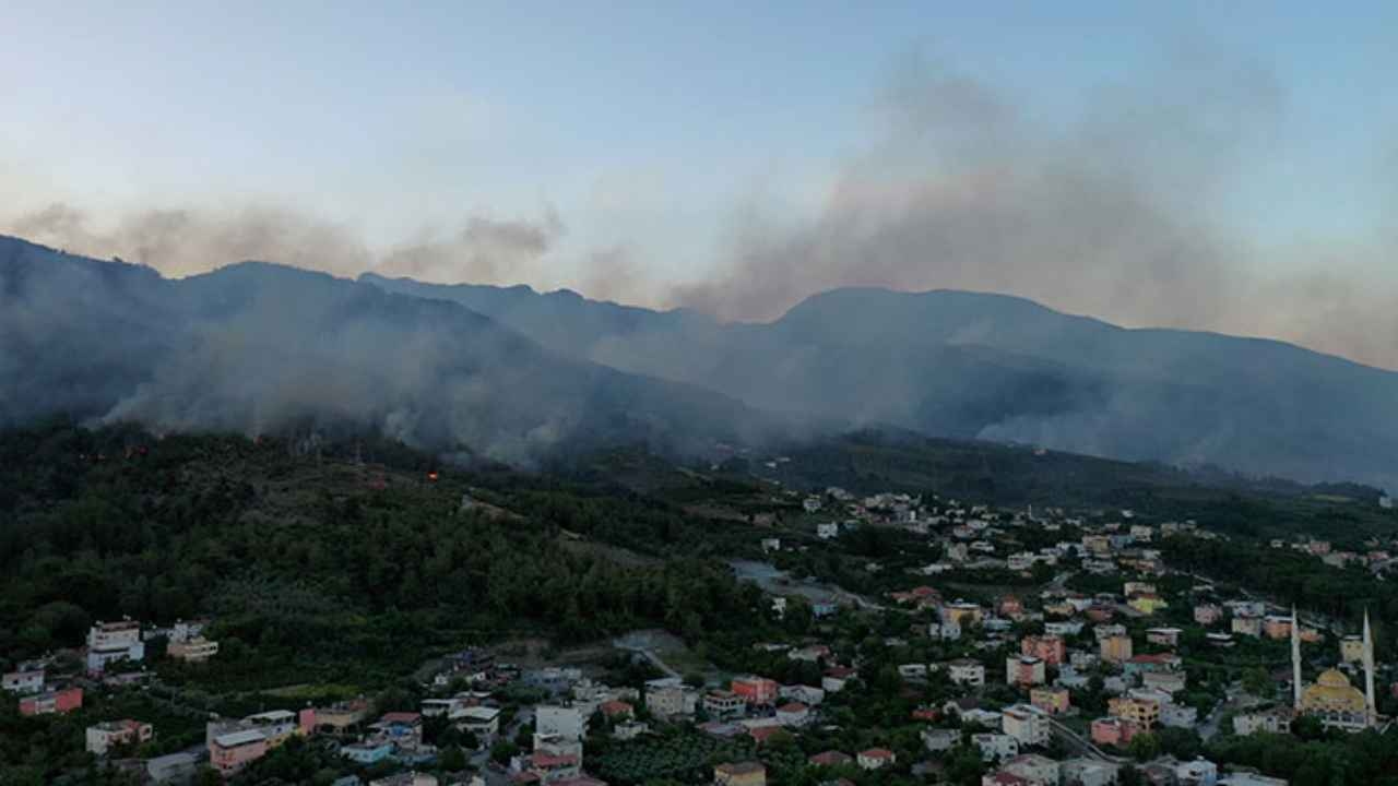 Hatay-Feuer am zweiten Tag! 920 Häuser evakuiert, Hunderte von Bürgern evakuiert