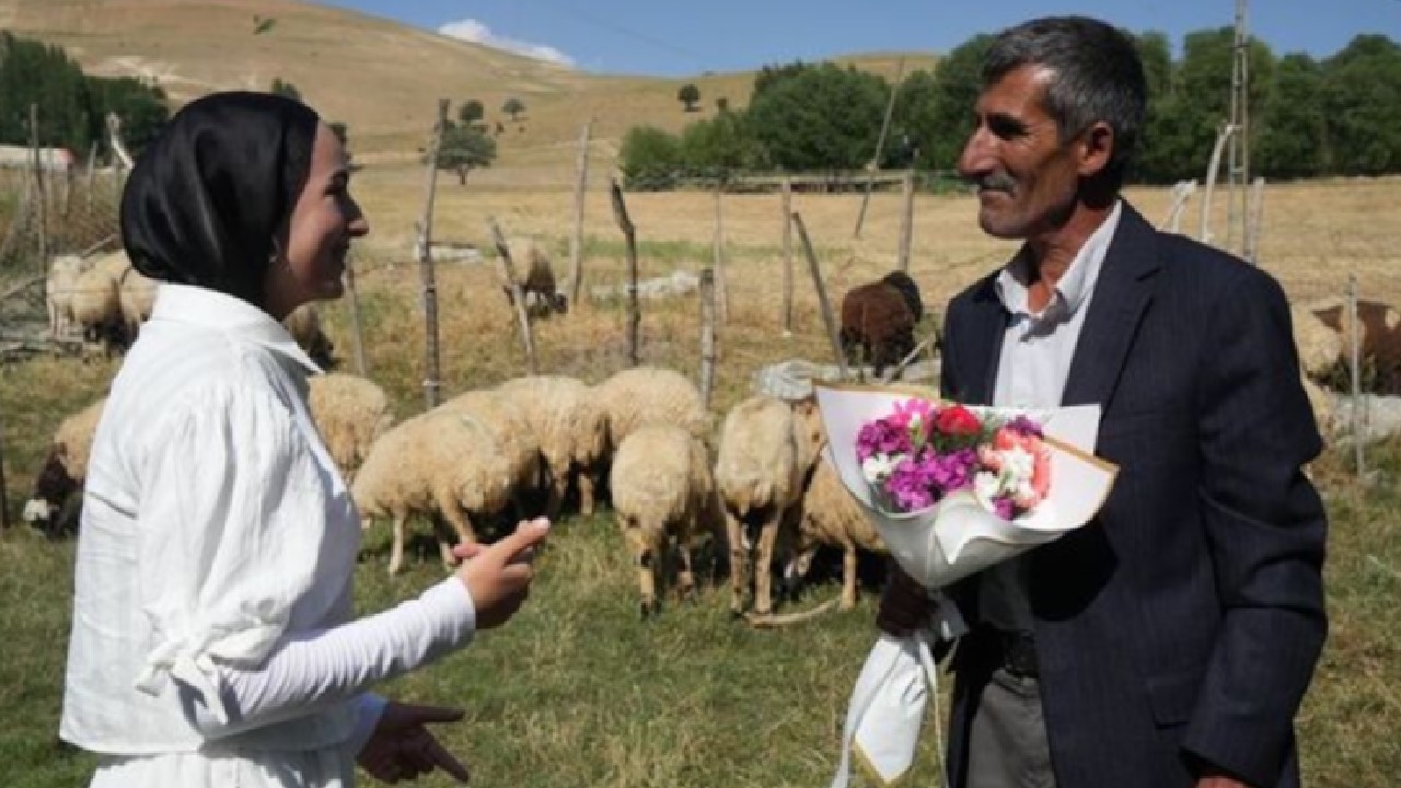 Those moments were touching! Look how many points the girl received while her father was waiting with flowers.