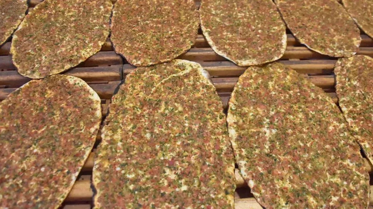 Pas op voor deze twee restaurants! De inhoud van de lahmacun is misselijkmakend.